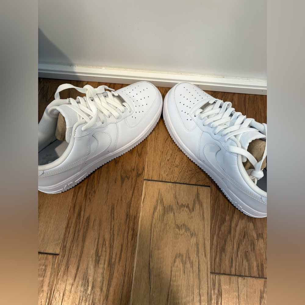 All white Air Force 1